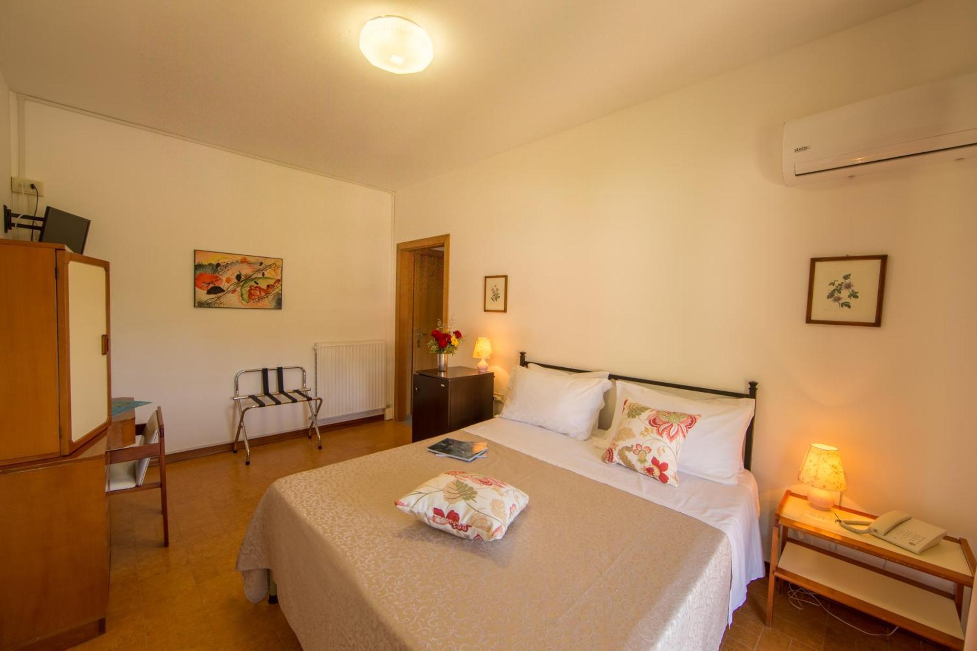 Hotel La Feluca Портоферрайо Экстерьер фото