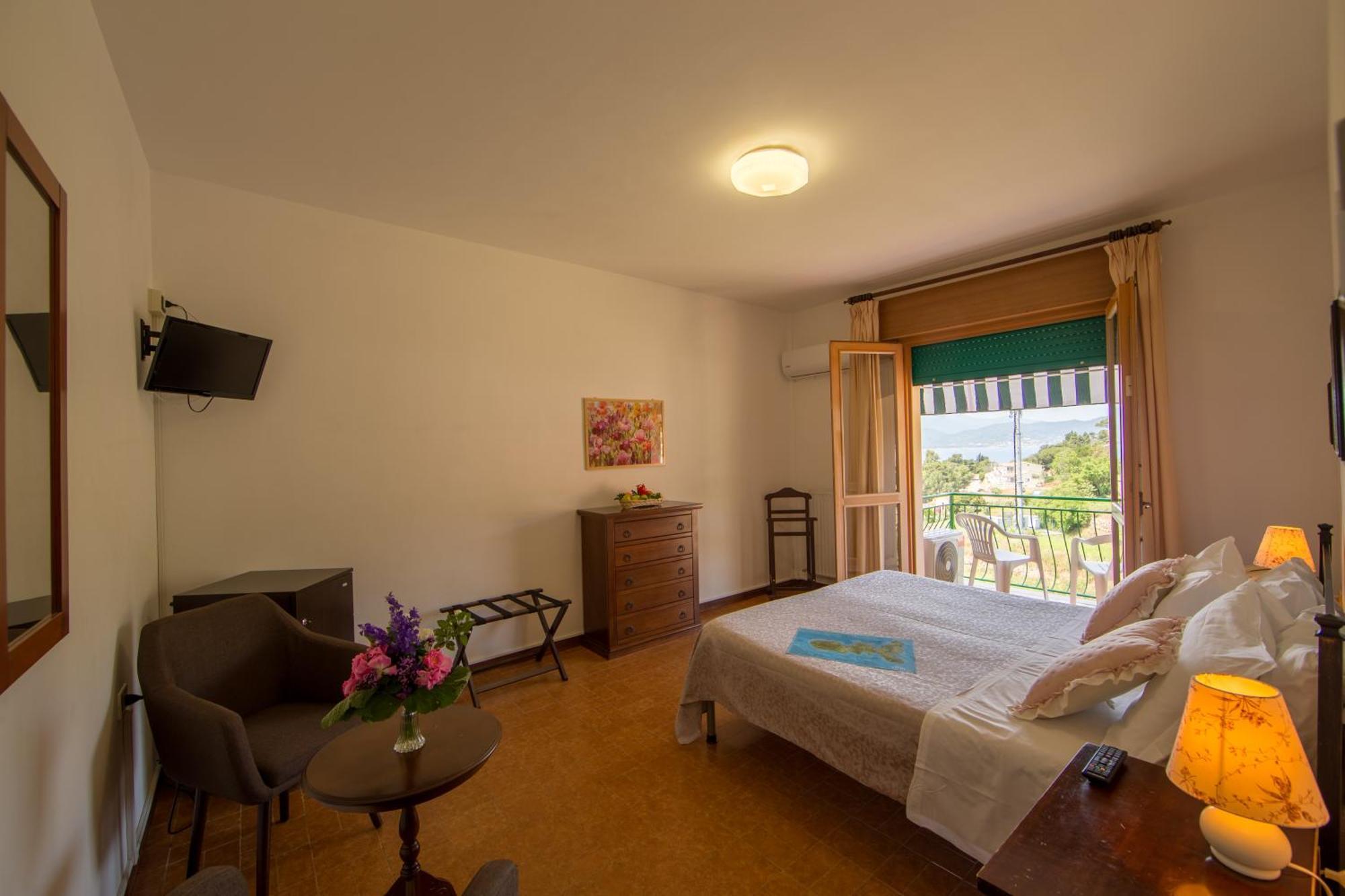 Hotel La Feluca Портоферрайо Экстерьер фото