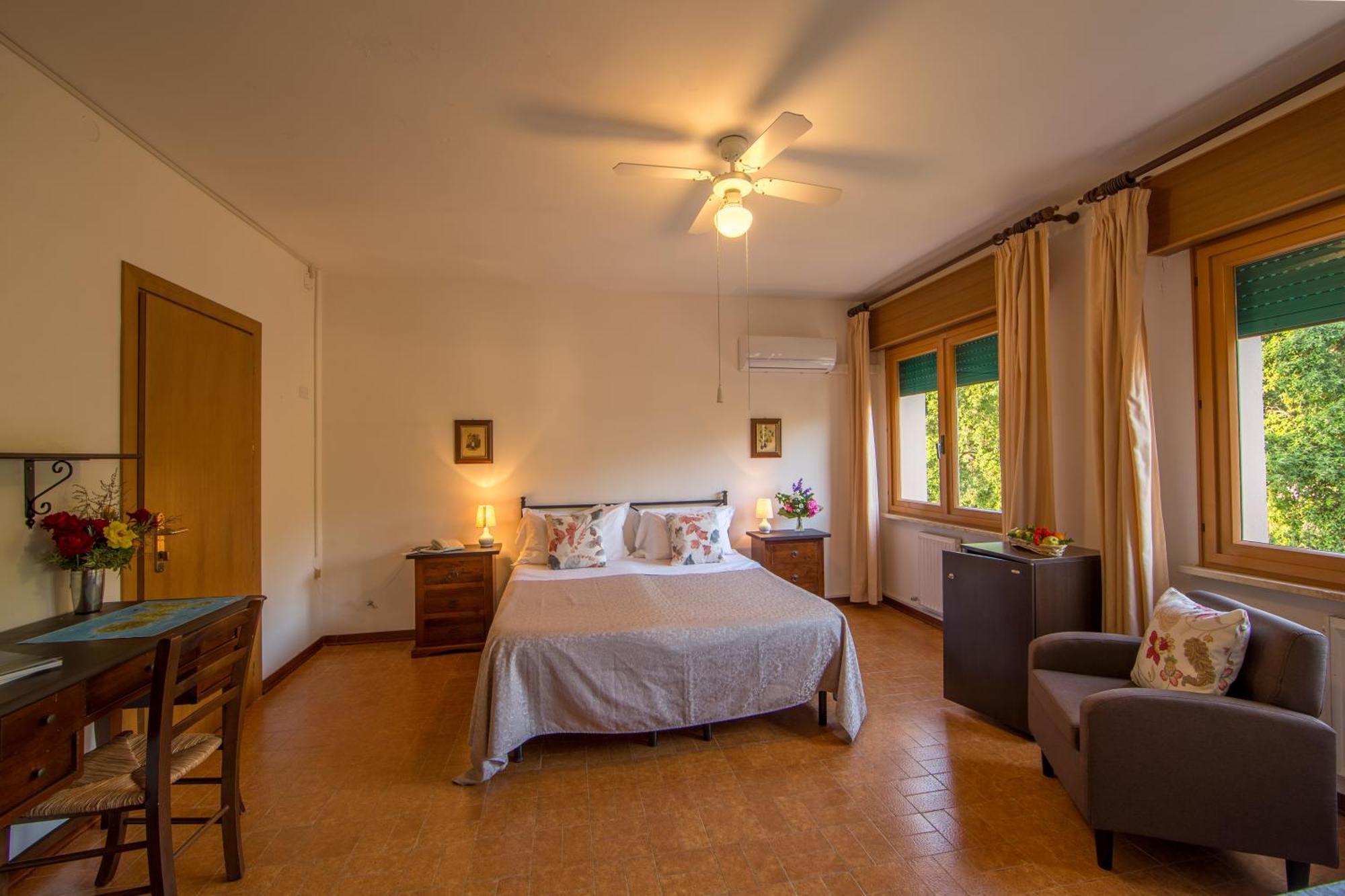 Hotel La Feluca Портоферрайо Экстерьер фото
